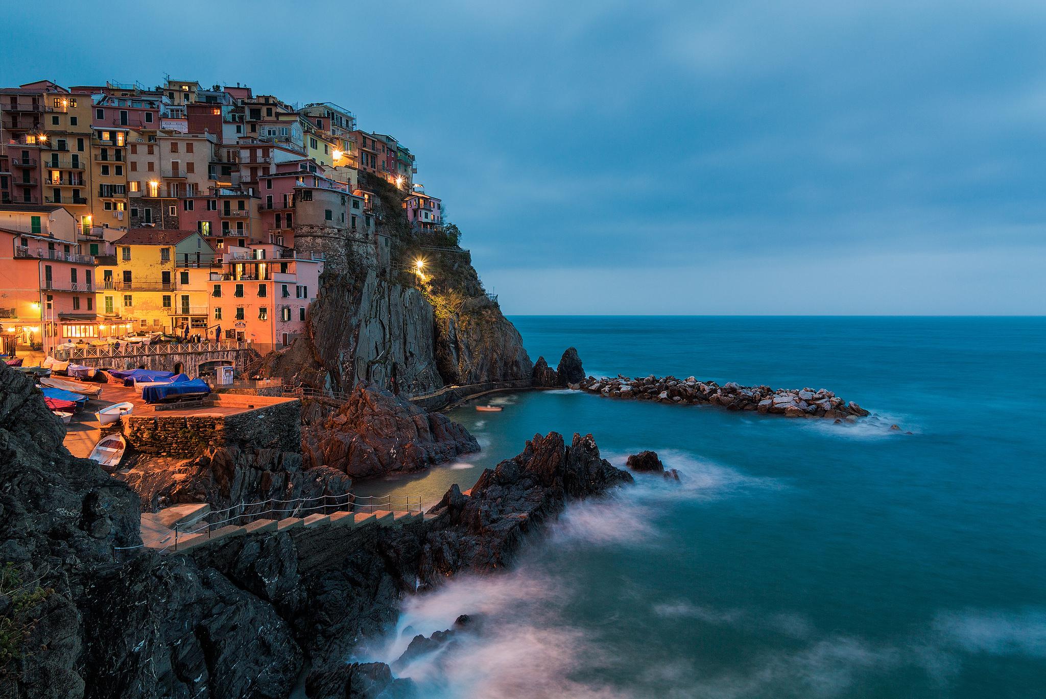 Wallpapers at home by the water rock cinque terre on the desktop