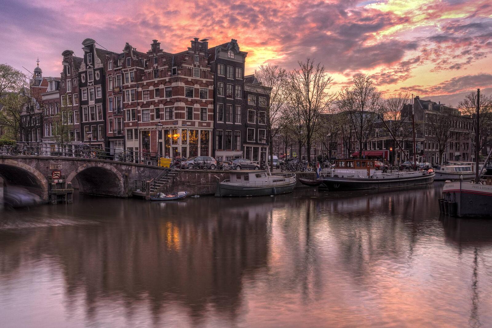 桌面上的壁纸城市 荷兰 位于北荷兰省