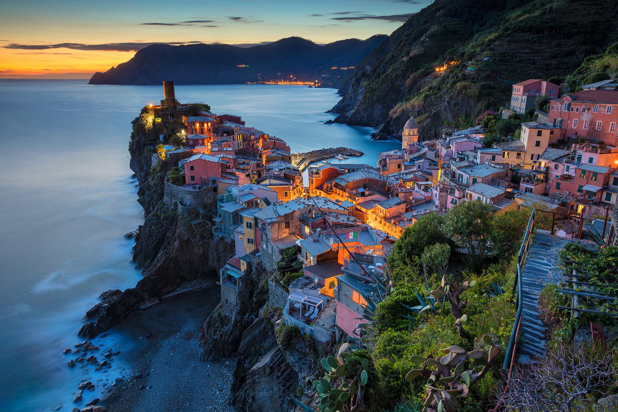 Wallpapers Vernazza Italy city on the desktop