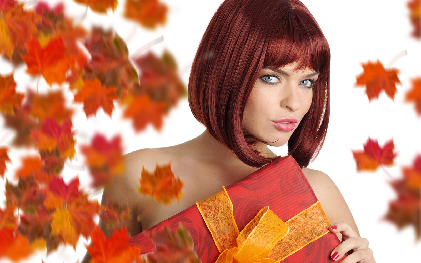 Обои рыжие волосы осенние листья девушки на рабочий стол