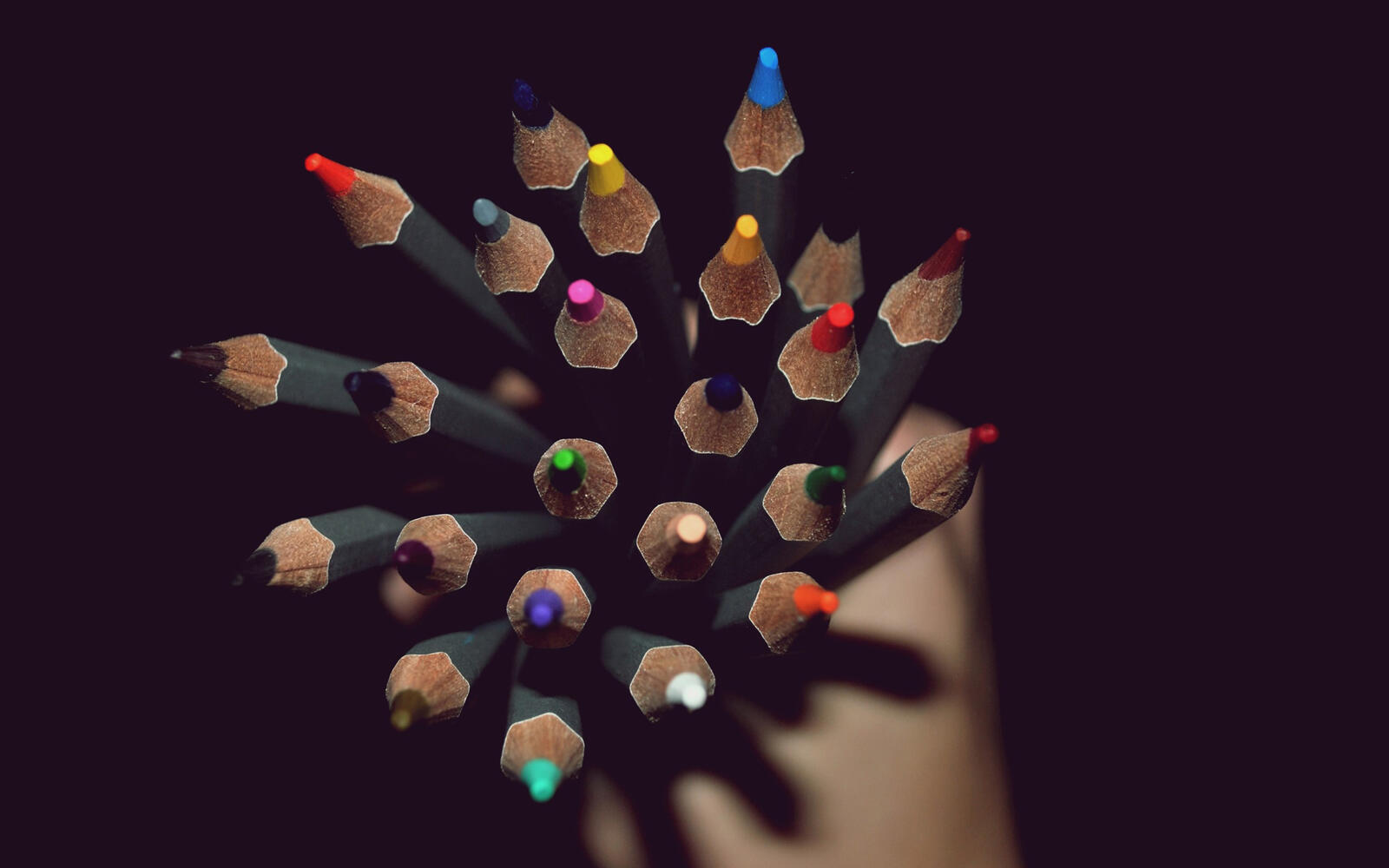 Wallpapers pencils colorful hand on the desktop