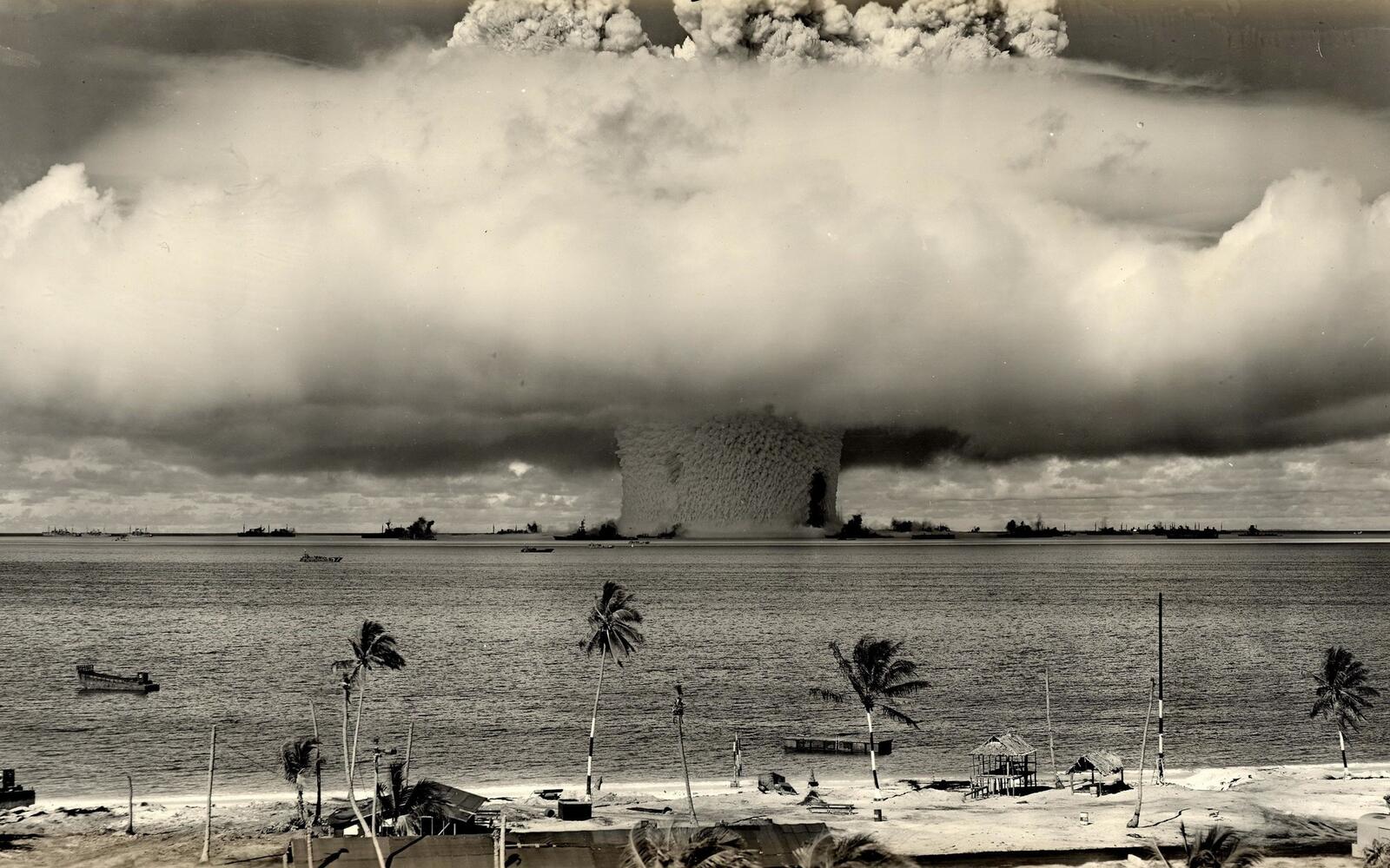 Wallpapers explosion hydrogen bombs on the desktop