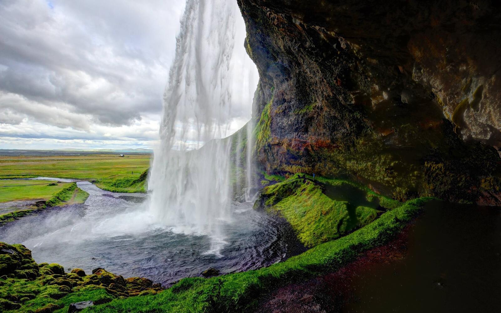 Wallpapers spray waterfall nature on the desktop