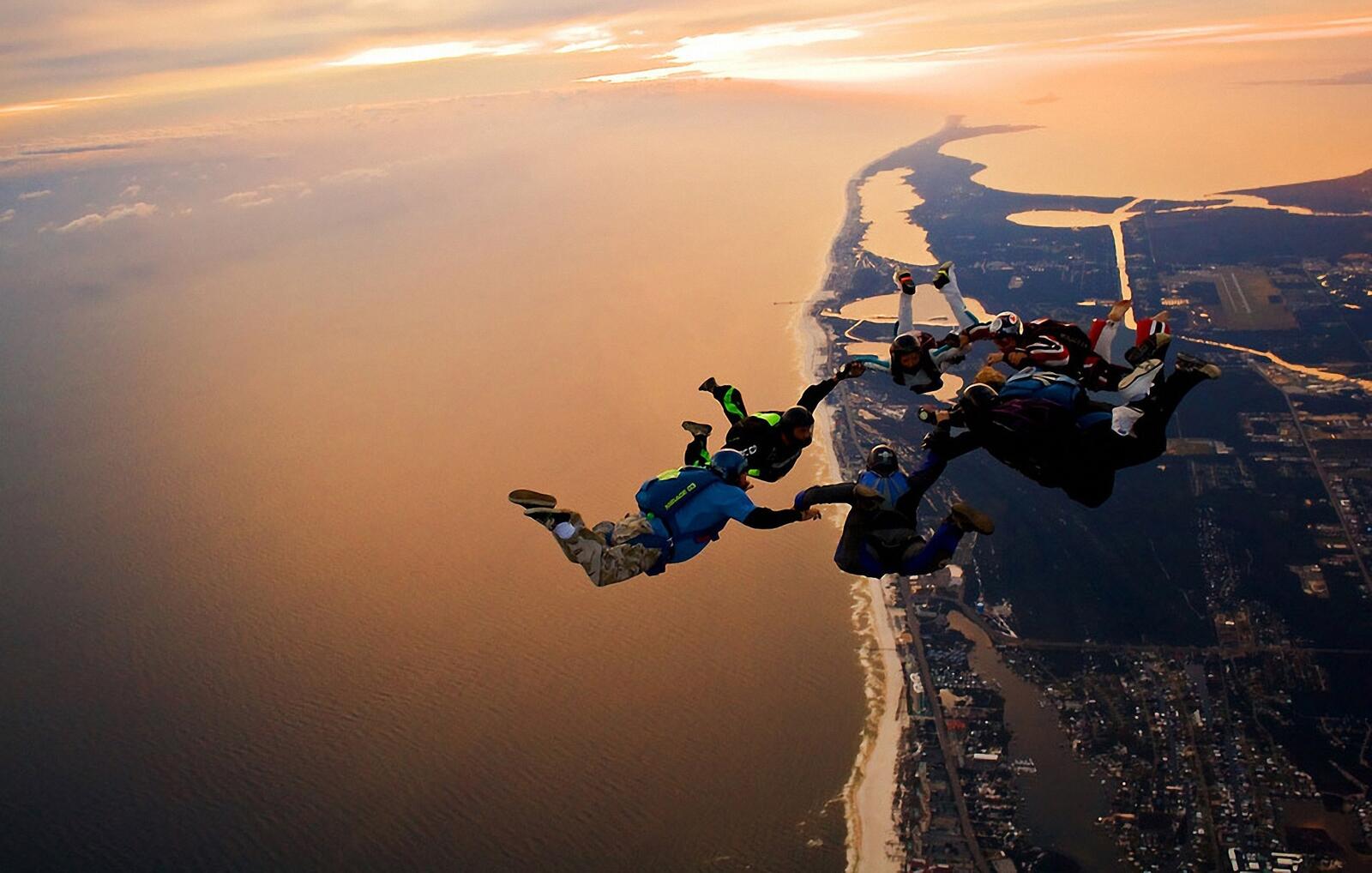 Wallpapers skydivers jump ring on the desktop