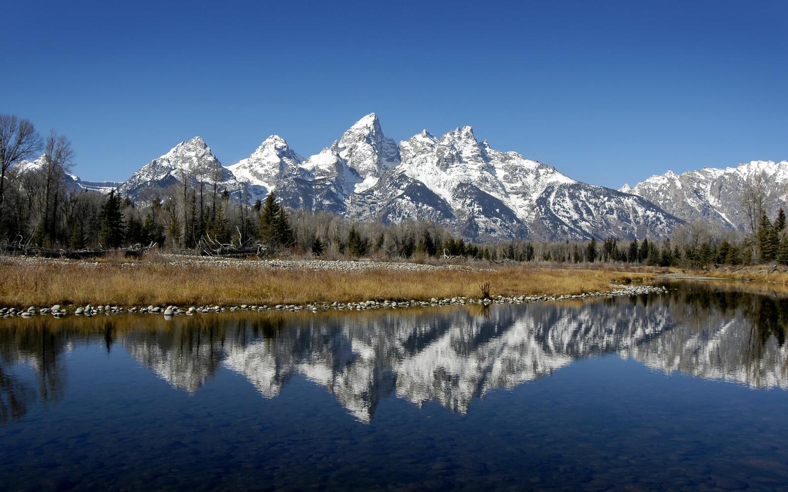Free photo Picture-mountains, snow, lake on your desktop
