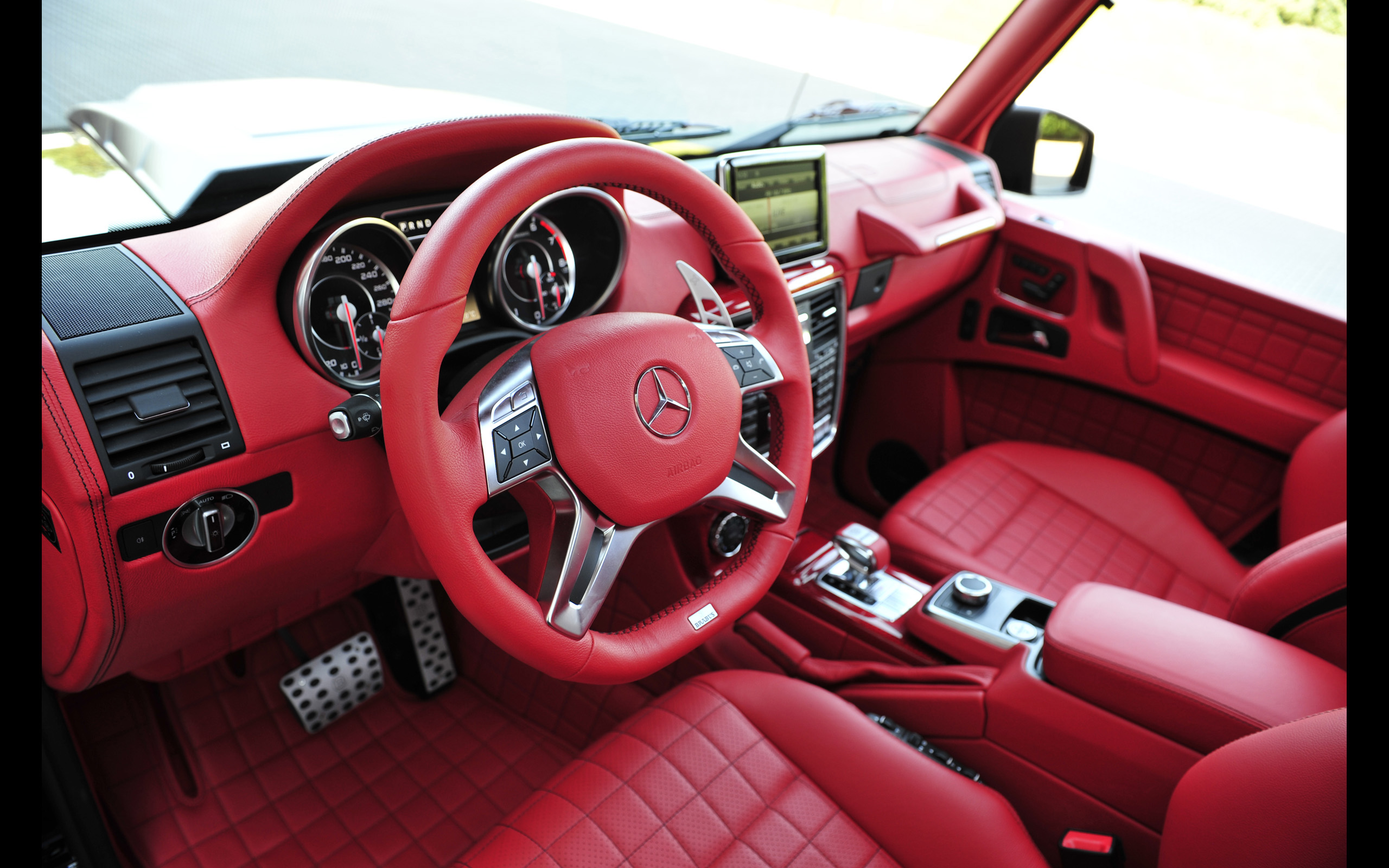 Wallpapers mercedes-benz red solon on the desktop