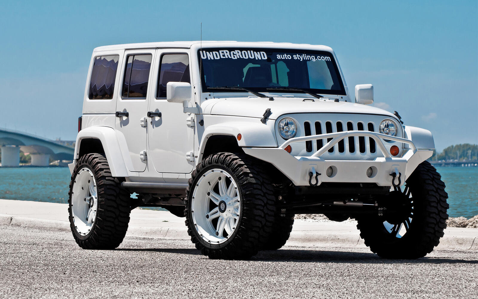 Wallpapers jeep white tuning on the desktop