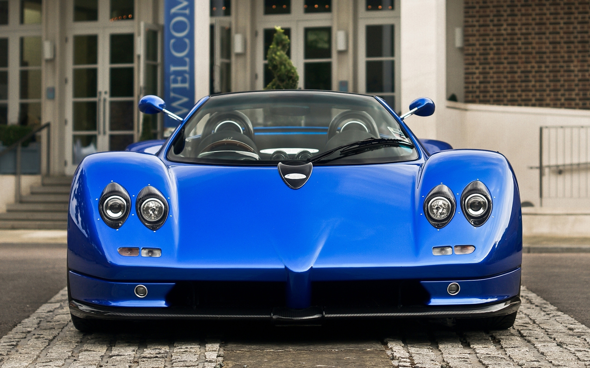 Wallpapers pagani blue office on the desktop
