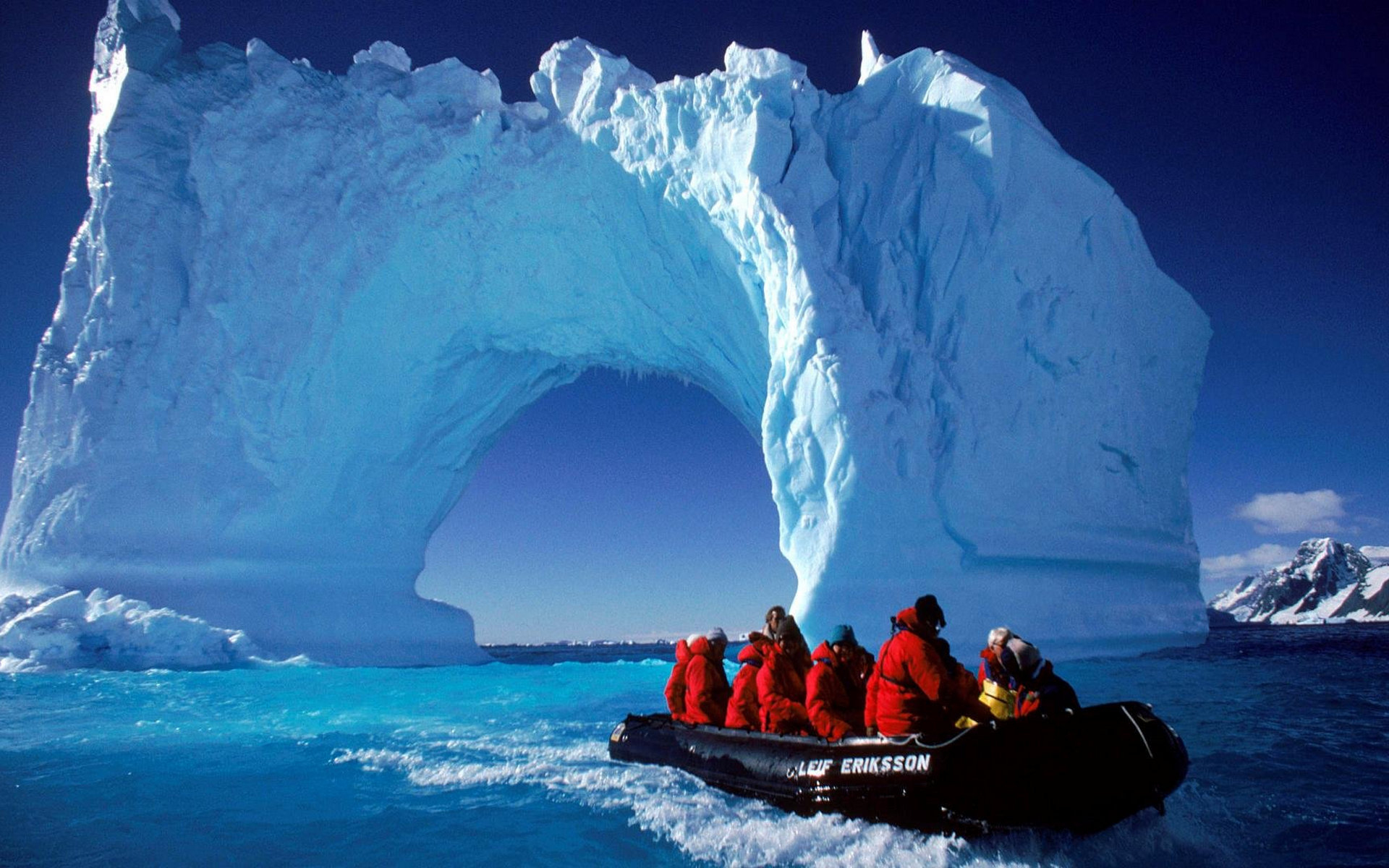 Антарктические полюса. Айсберги Антарктиды. Северный полюс Арктика. Путешествие в Арктику. Путешествие в Антарктиду.