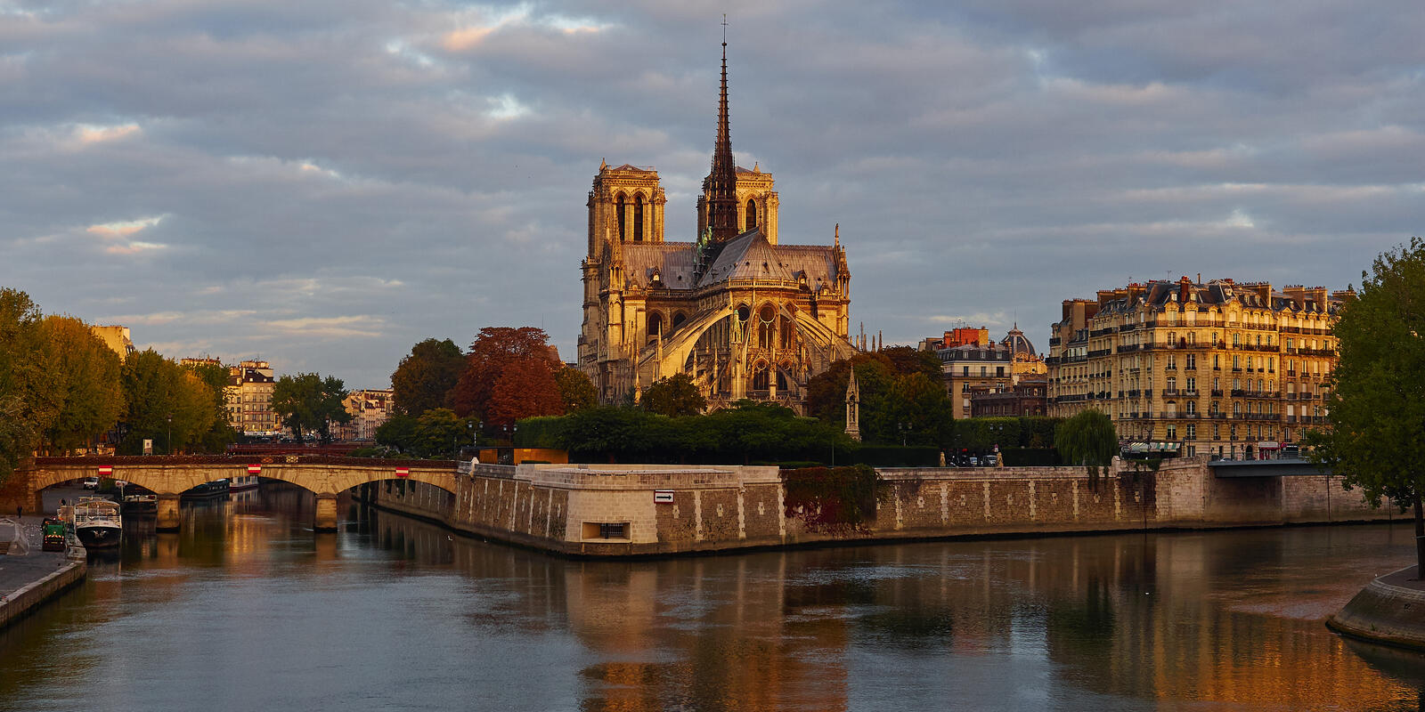 Free photo Photo of Notre-Dame-de-Paris, Paris online for free