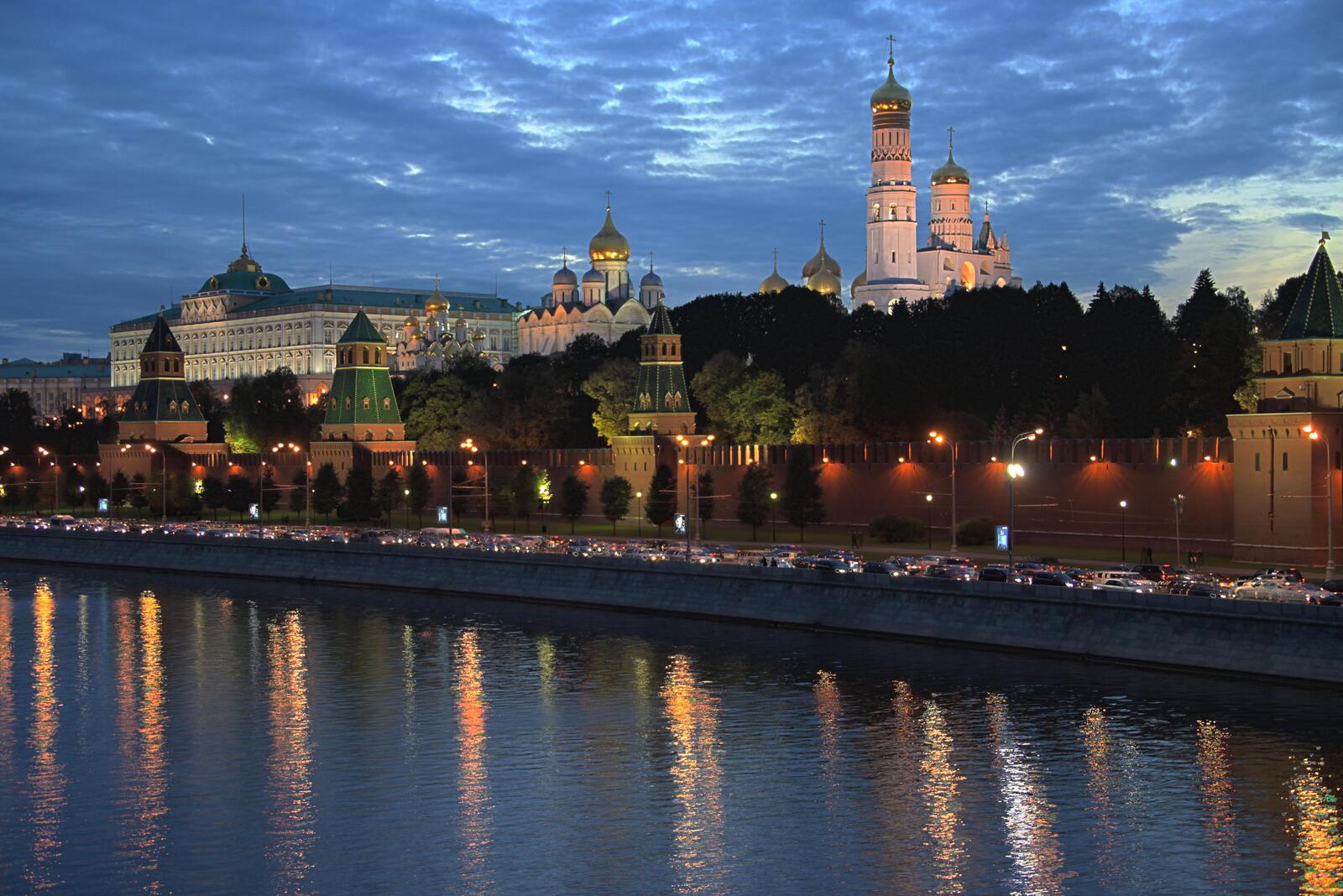 Wallpapers city evening city kremlin on the desktop