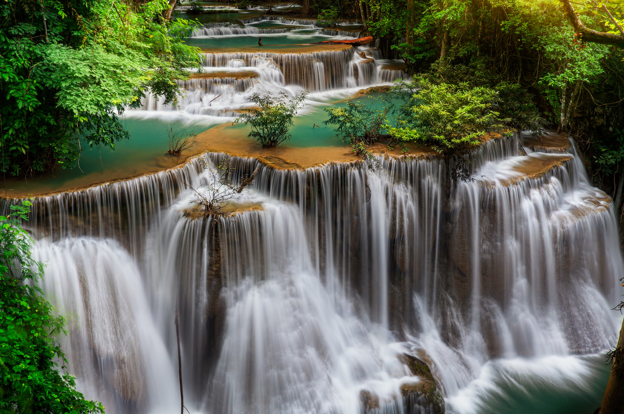 Обои Водопад в провинции Канчанабури Таиланд каскад на рабочий стол