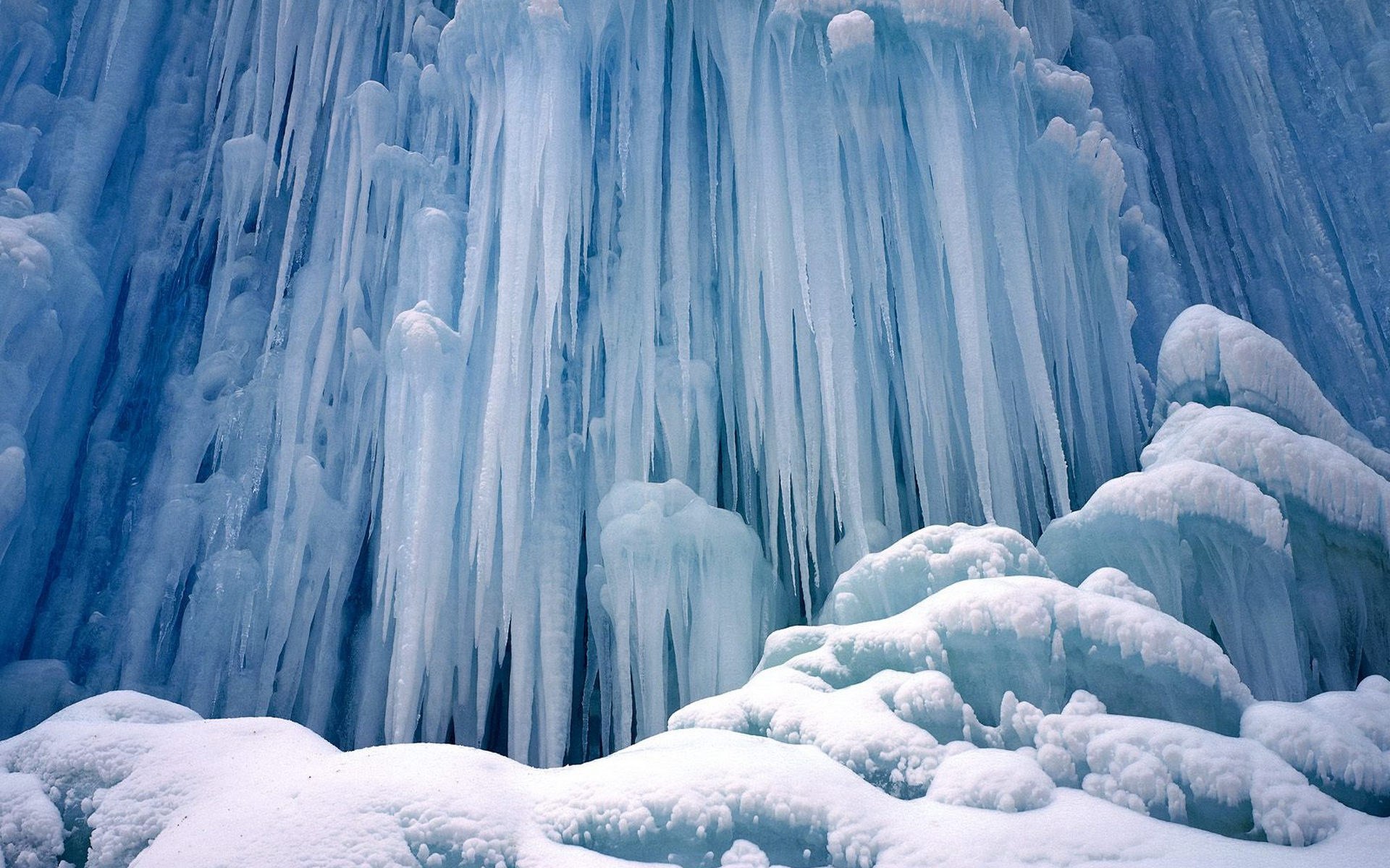 Wallpapers snow ice icicles on the desktop
