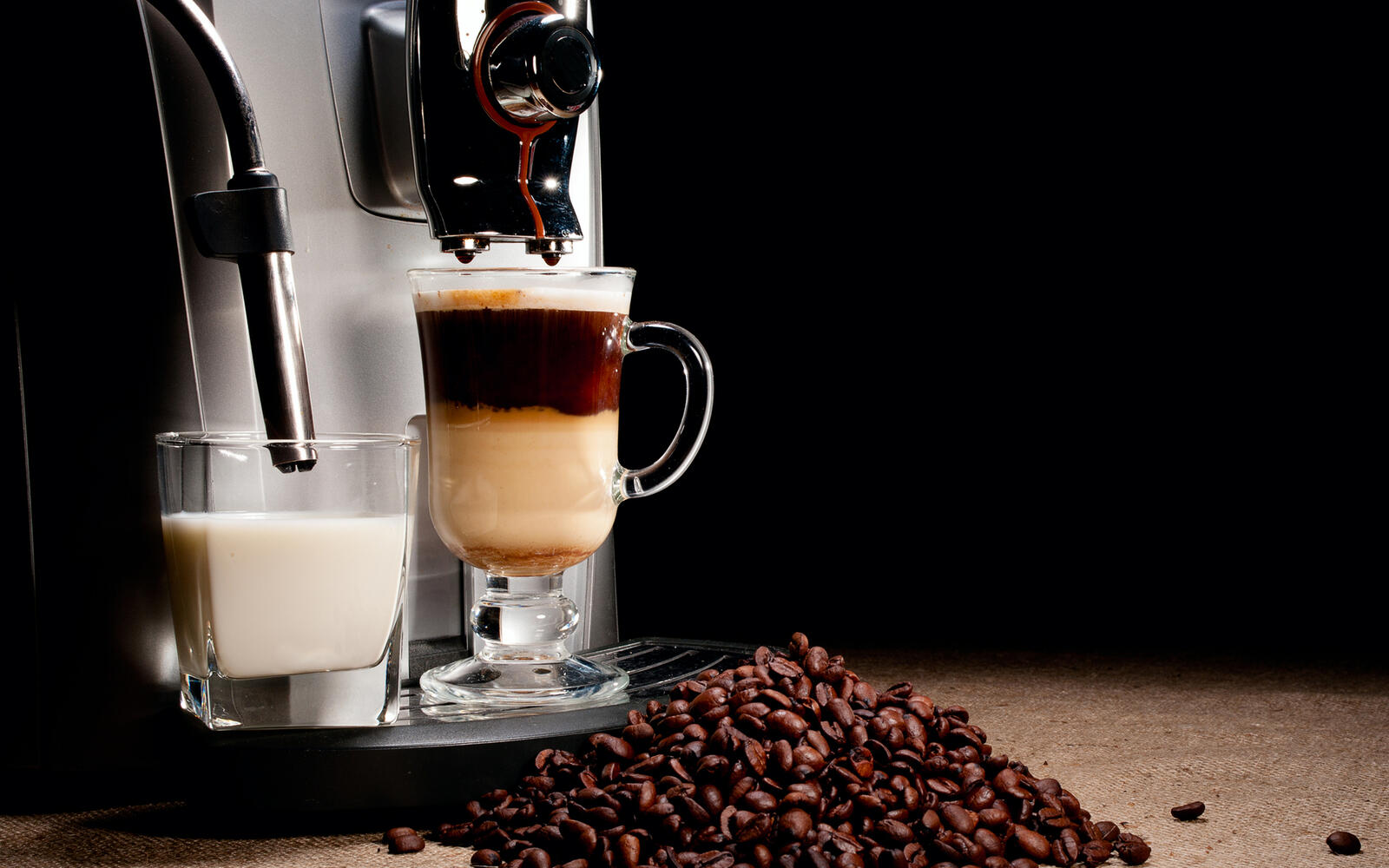 Wallpapers Coffee coffee maker milk on the desktop