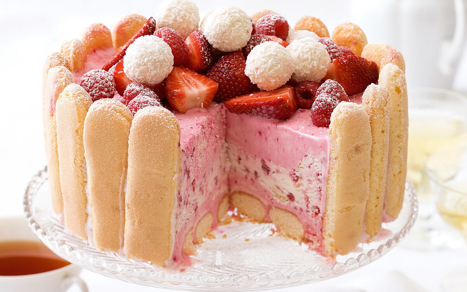 桌面上的壁纸蛋糕 草莓 拉斐尔