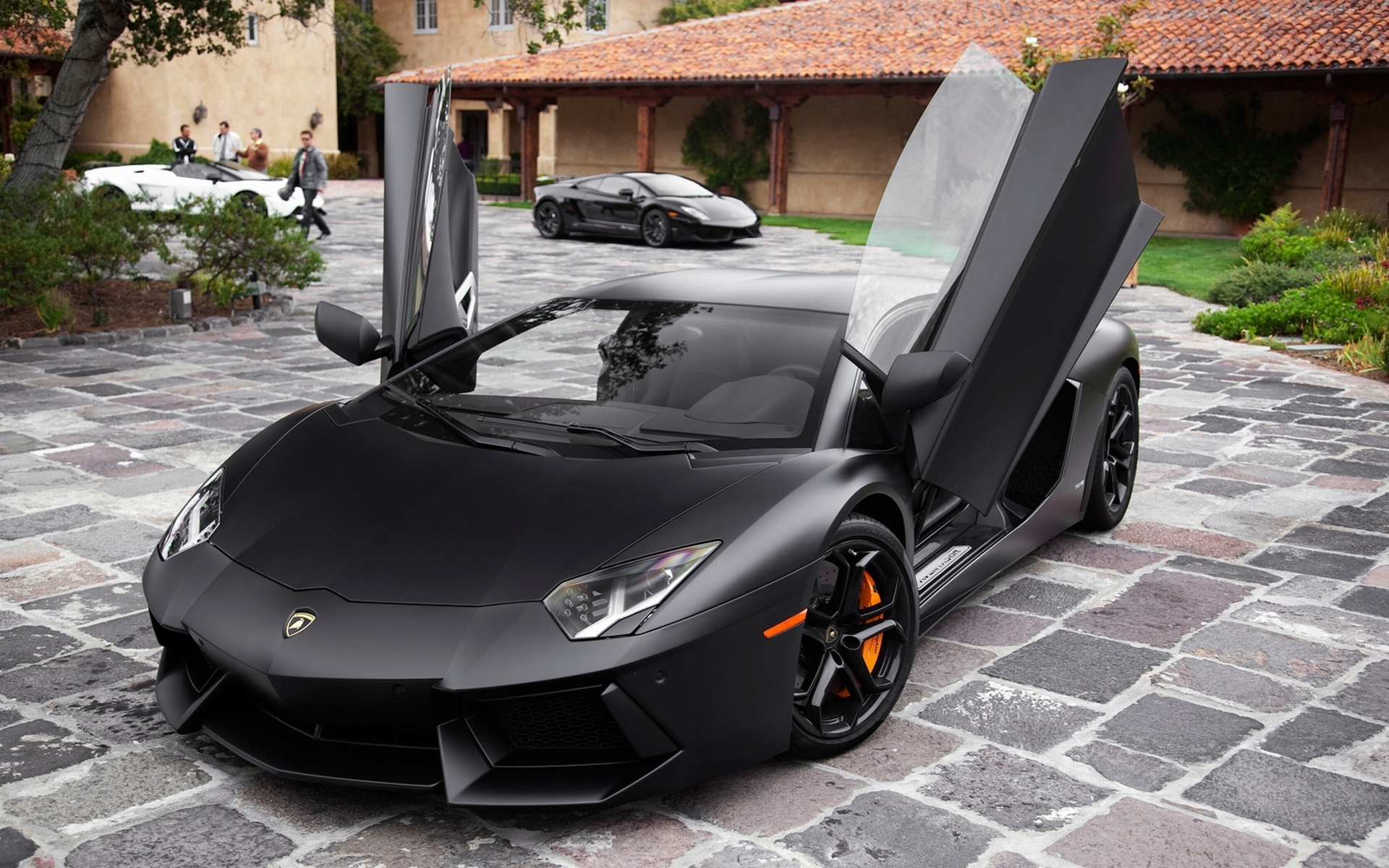 черный спортивный автомобиль Lamborghini загрузить
