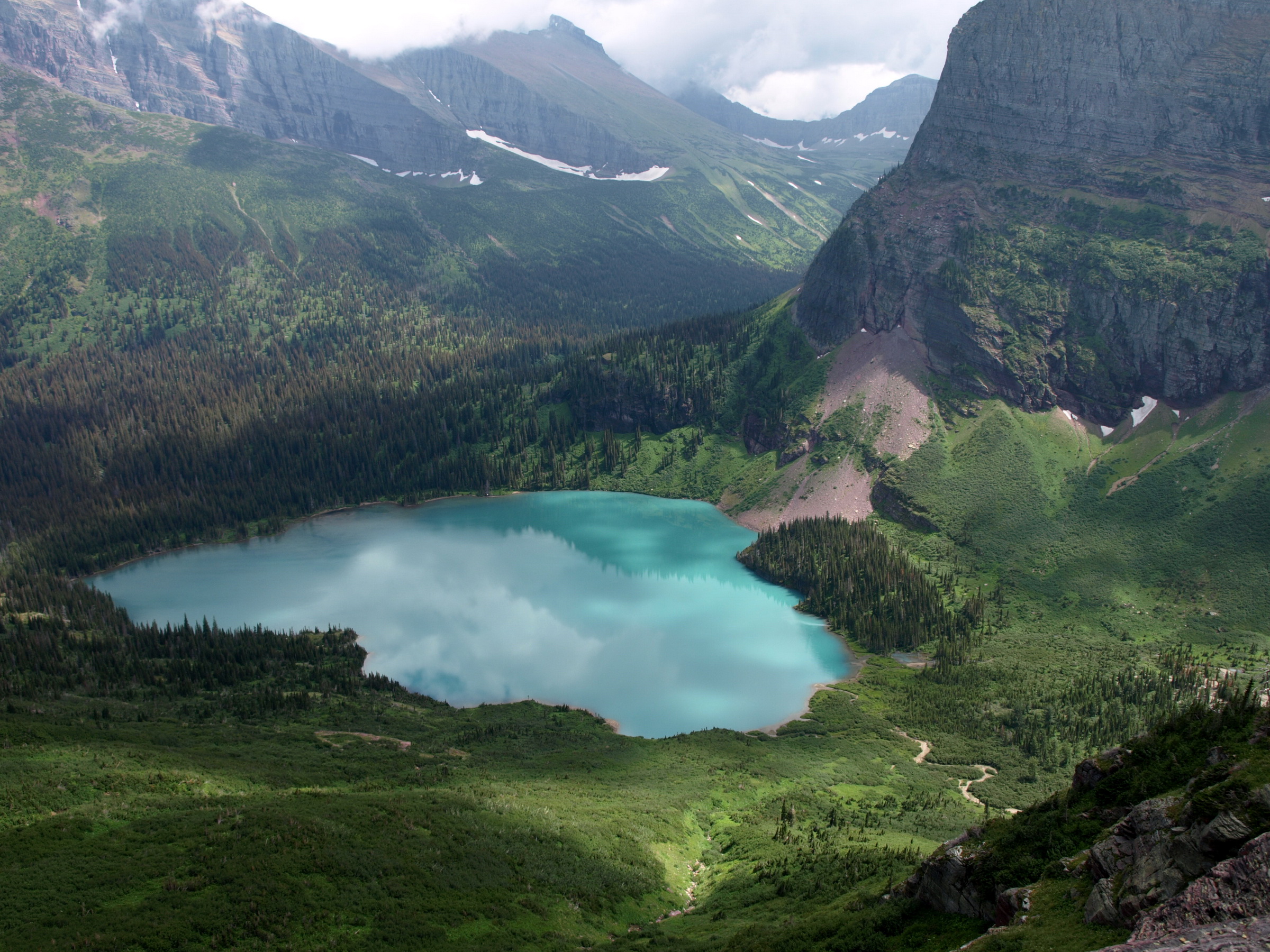 免费照片拍摄湖泊、山脉、森林