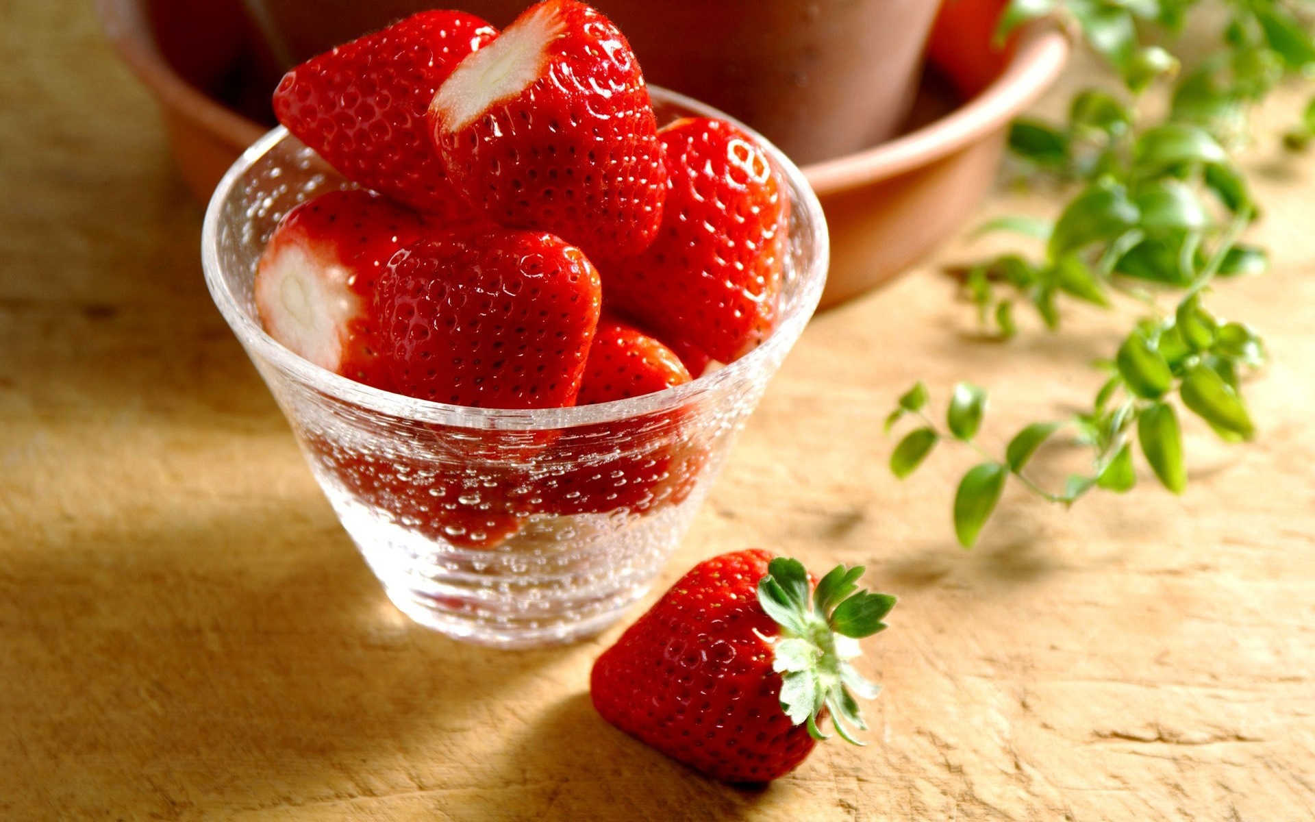 Wallpapers sweet table strawberry on the desktop