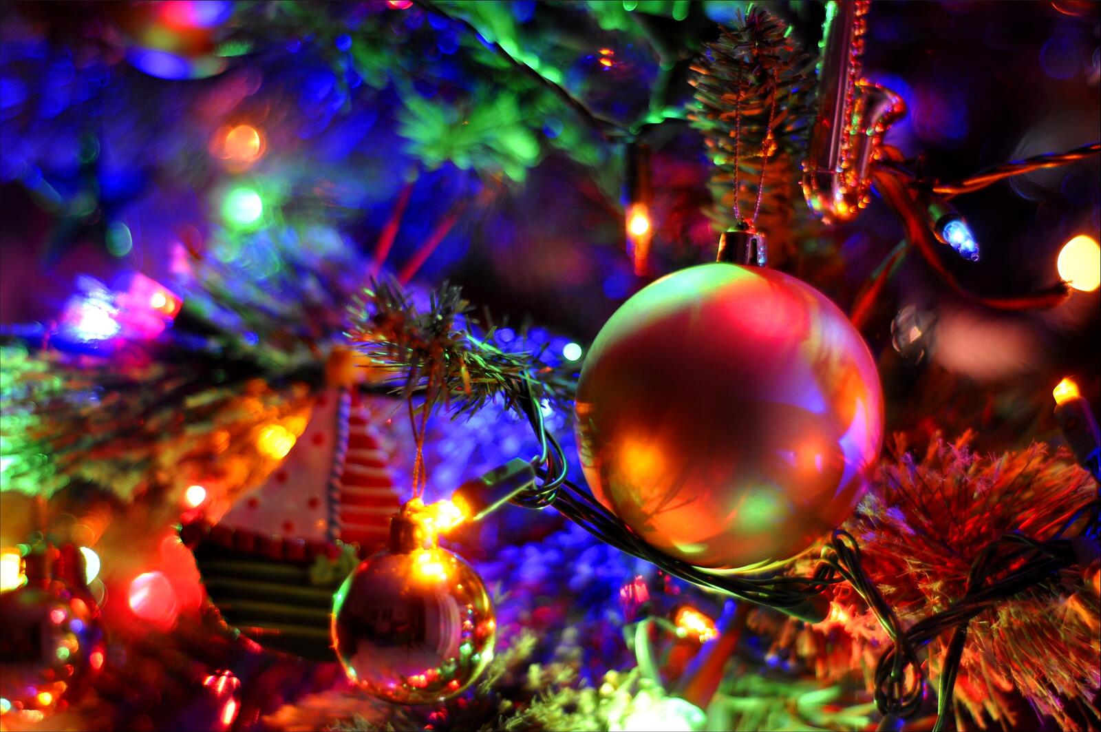 Wallpapers Christmas tree Christmas decorations decorations on the desktop