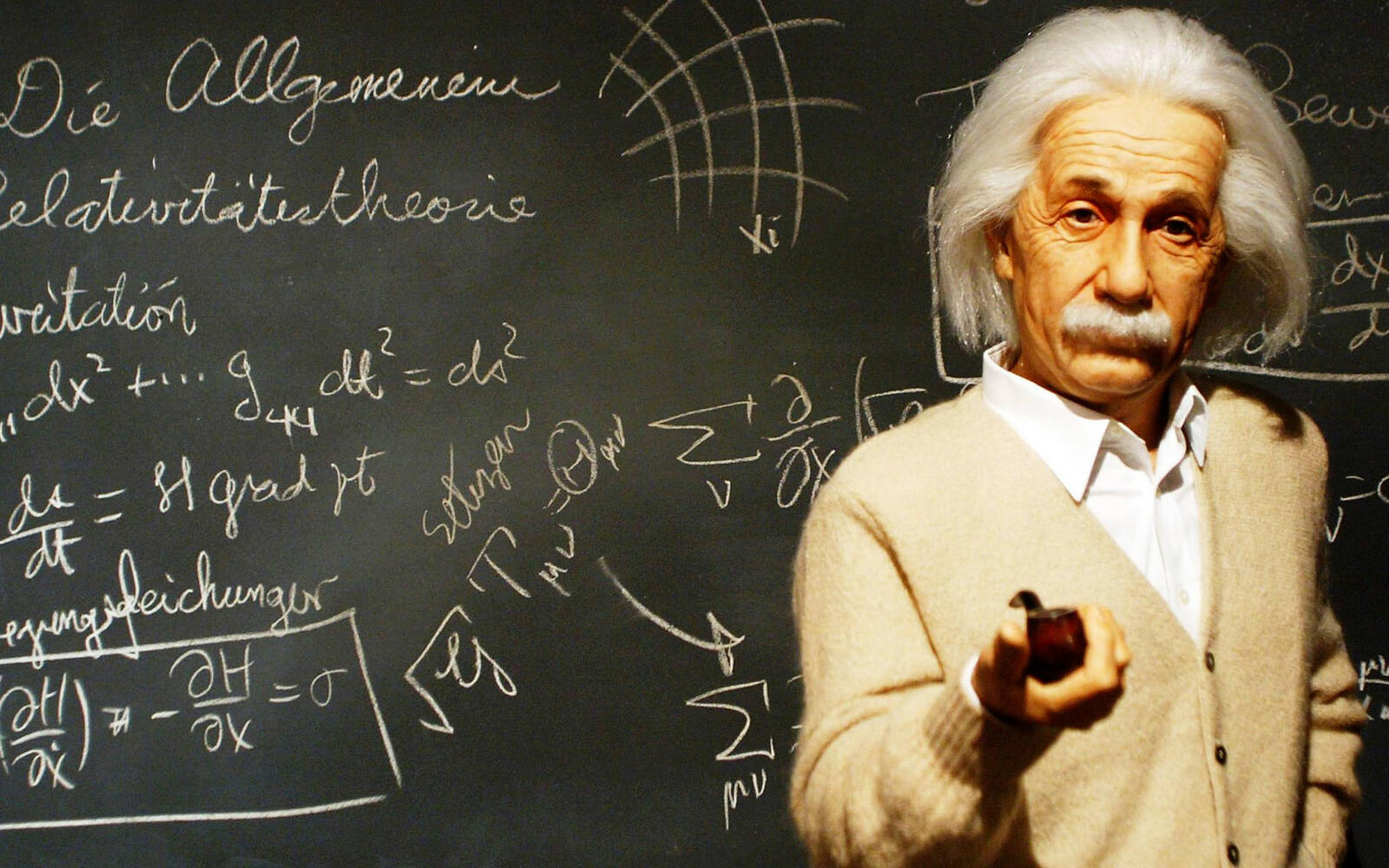 Обои Альберт Эйнштейн надписи физик на рабочий стол