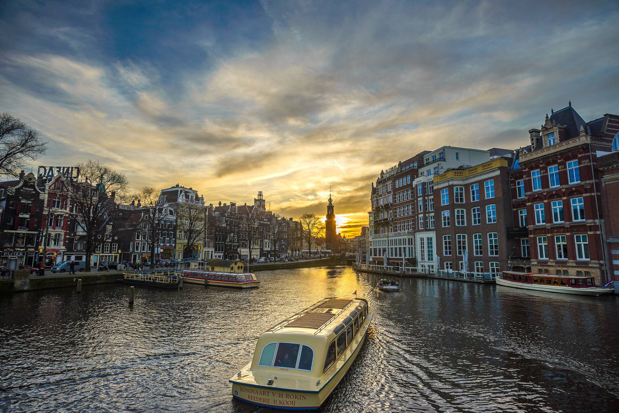 Photo free speedboat, Netherlands, buildings