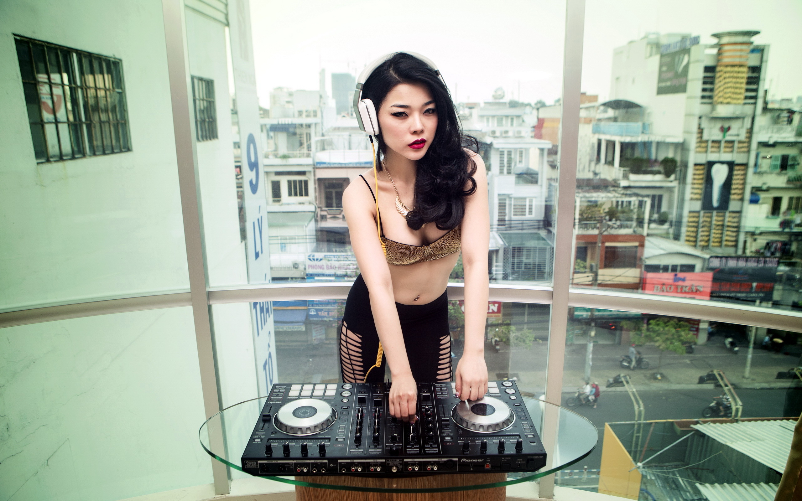 Wallpapers girl asian DJ on the desktop