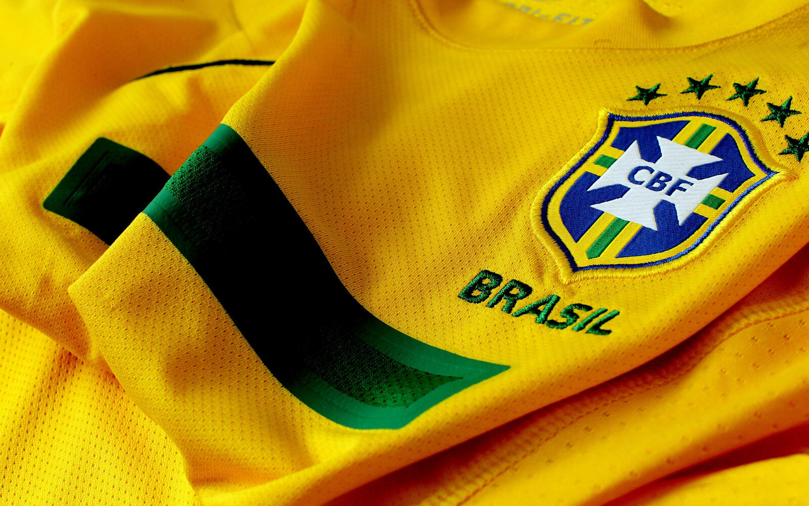 Wallpapers T-shirt yellow national team on the desktop
