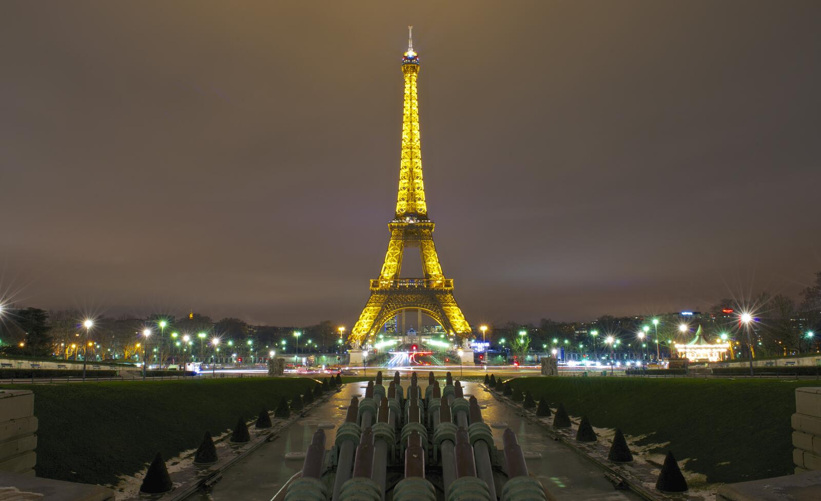Обои вечерний париж эйфелевая башня на рабочий стол
