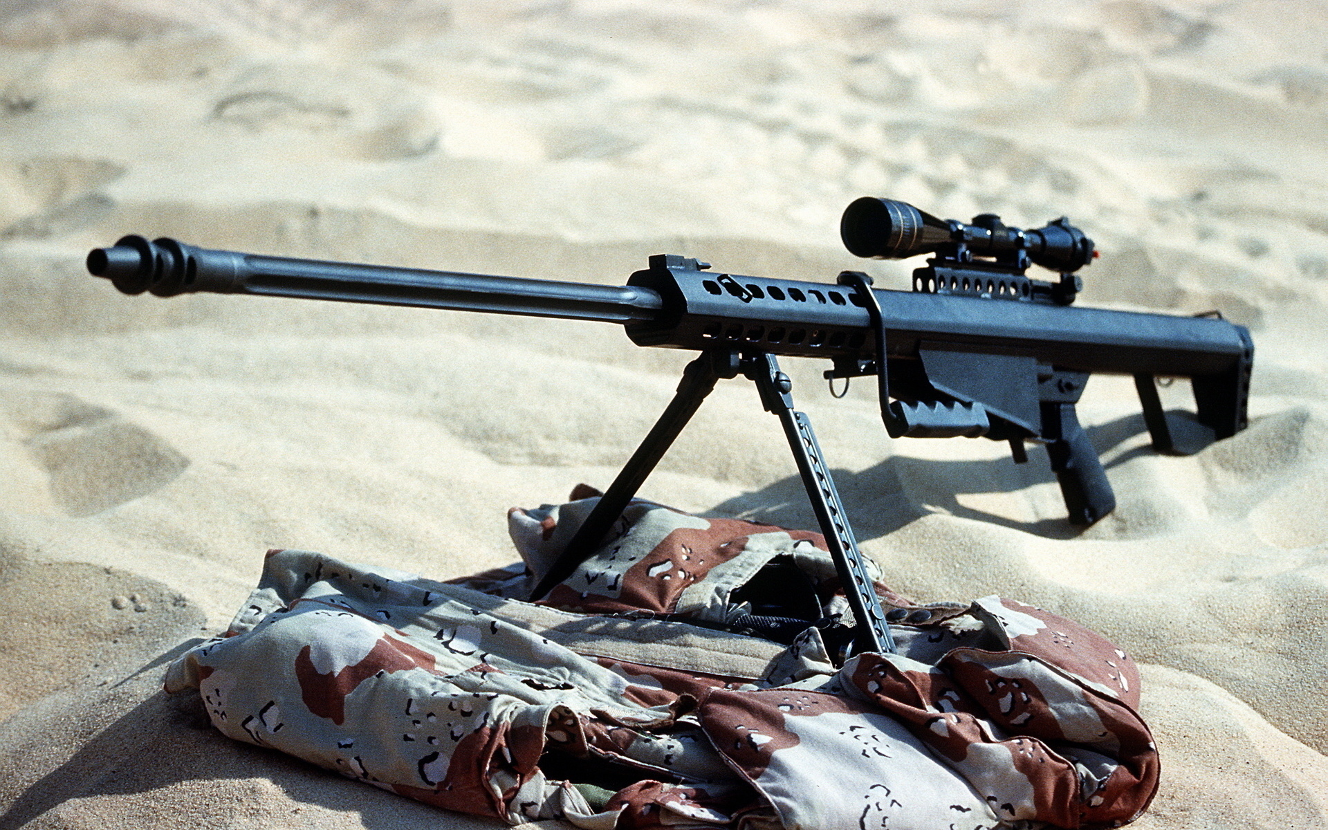 Wallpapers rifle sniper sand on the desktop