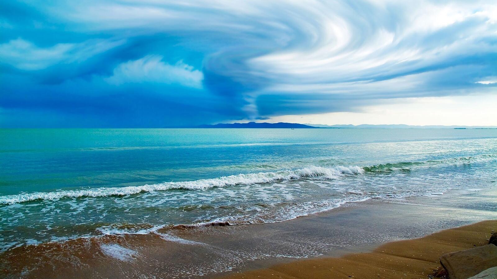 Бесплатное фото Красивое небо над морем