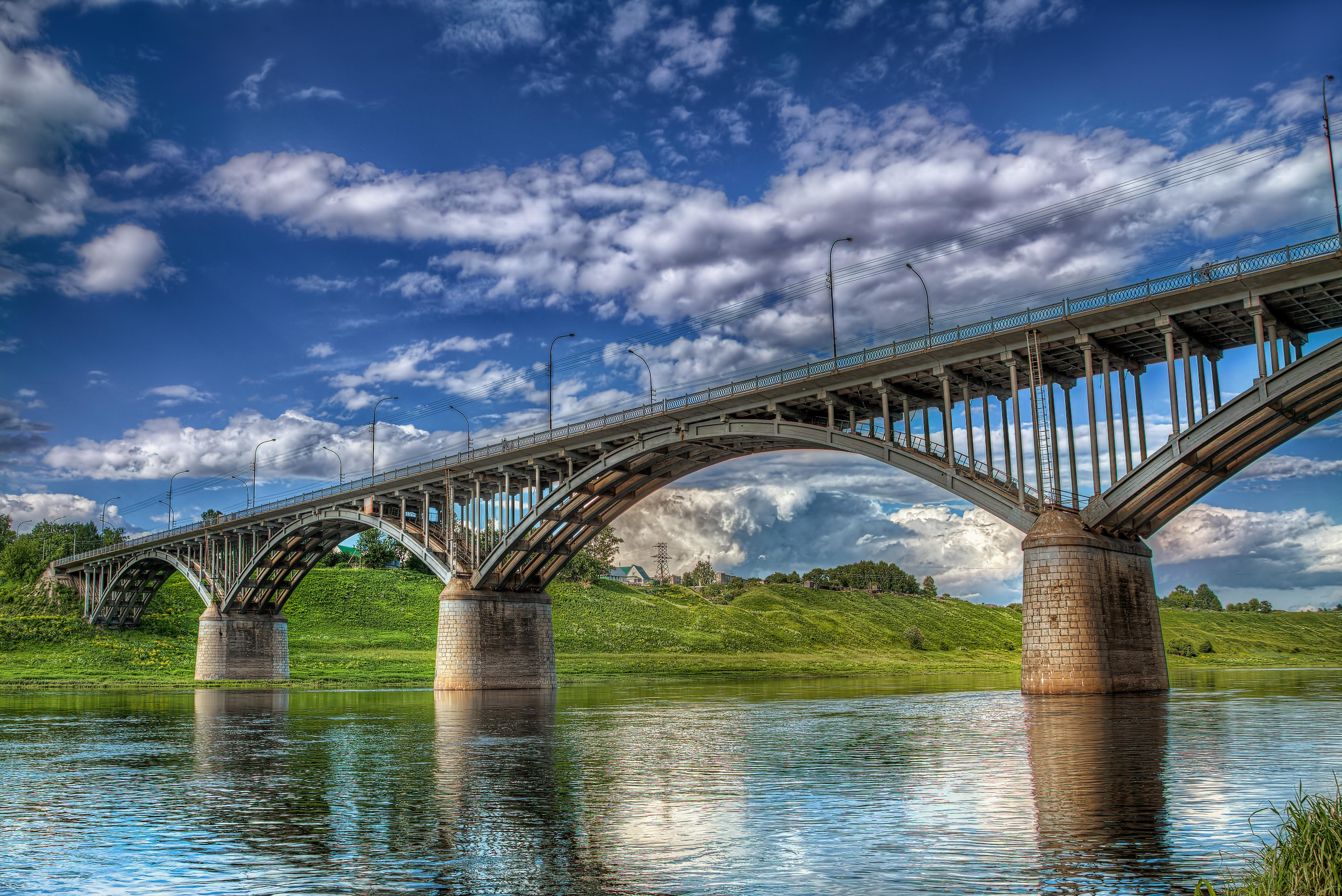 Через какую реку перекинут мост. Мосты Германии Фемарнзундский мост. Река Язница мост. Мост через реку Рид Великобритания.