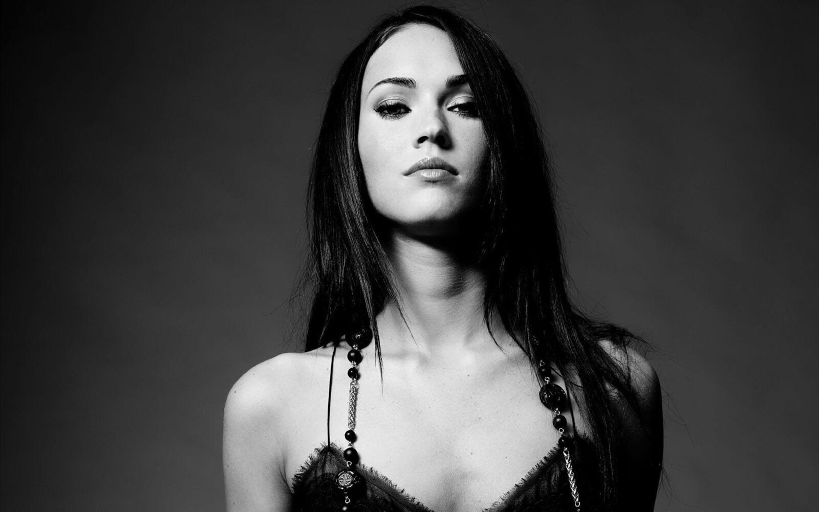 Wallpapers megan fox black and white beautiful on the desktop