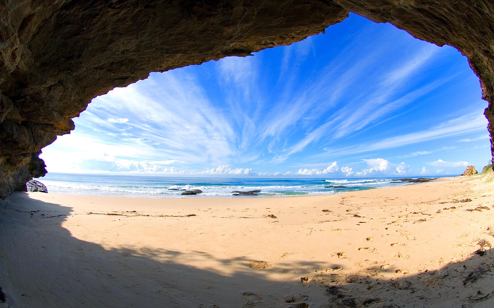 Wallpapers cave sea beach on the desktop