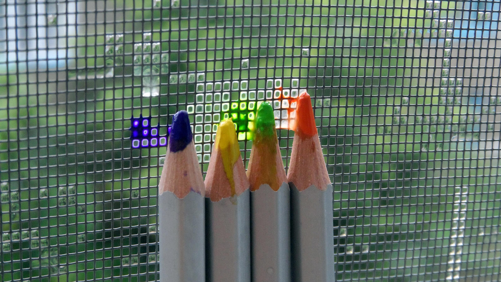 Wallpapers pencils color slate on the desktop
