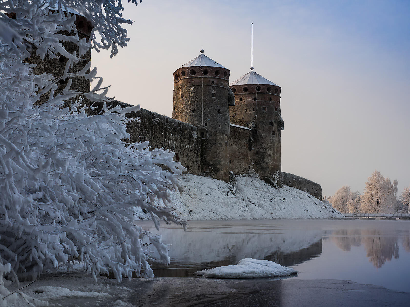 Обои Крепость Олавинлинна пейзаж замки Финляндии на рабочий стол