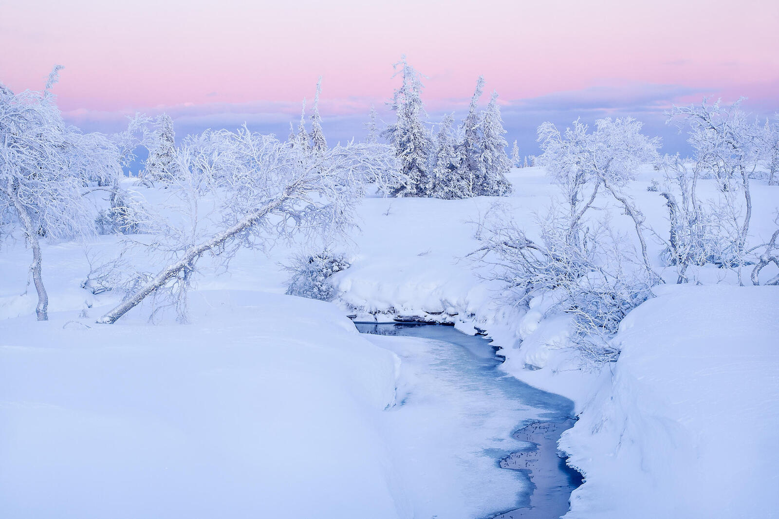 Wallpapers landscape river snowdrifts on the desktop