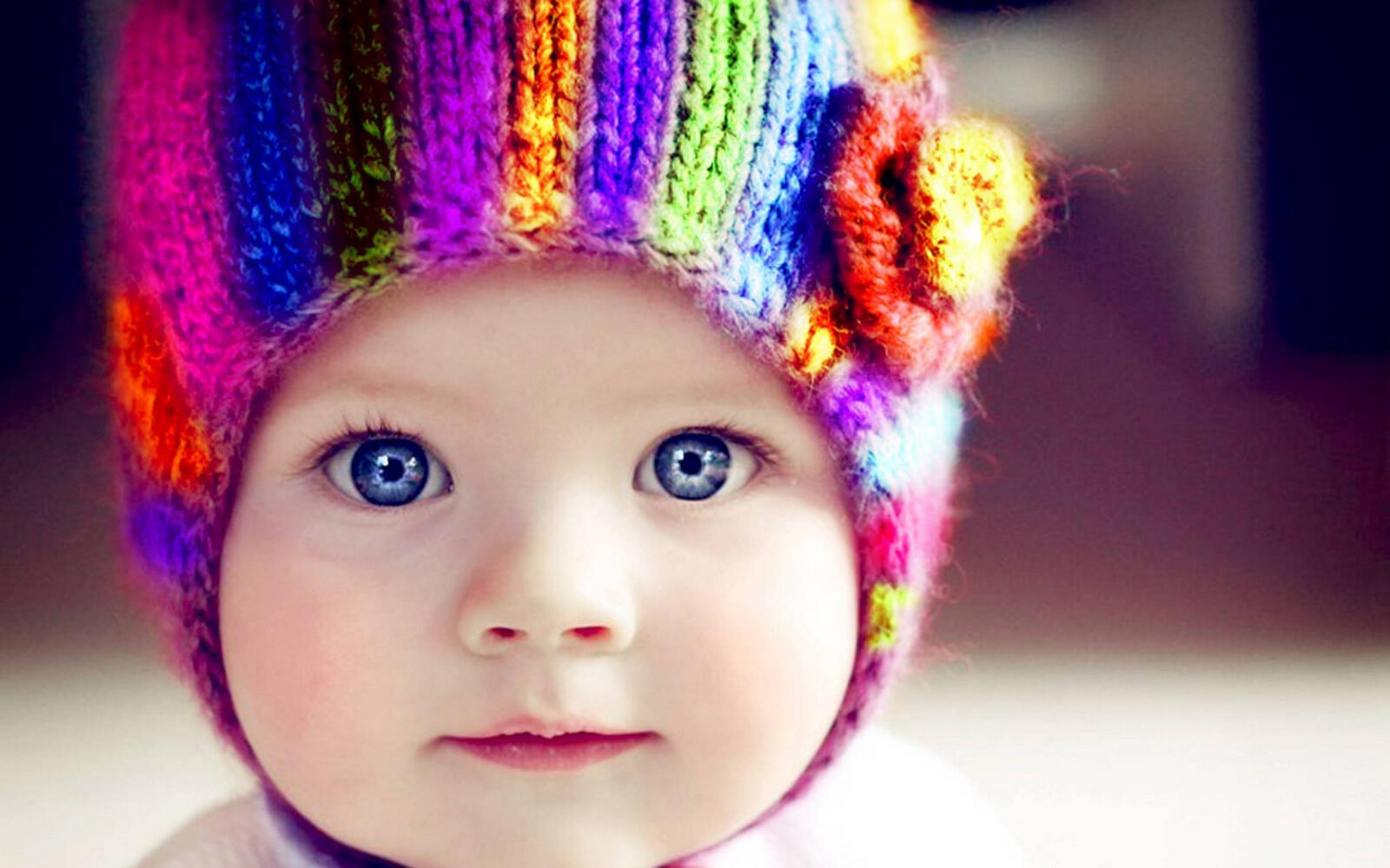 Wallpapers child red color blue eyes on the desktop