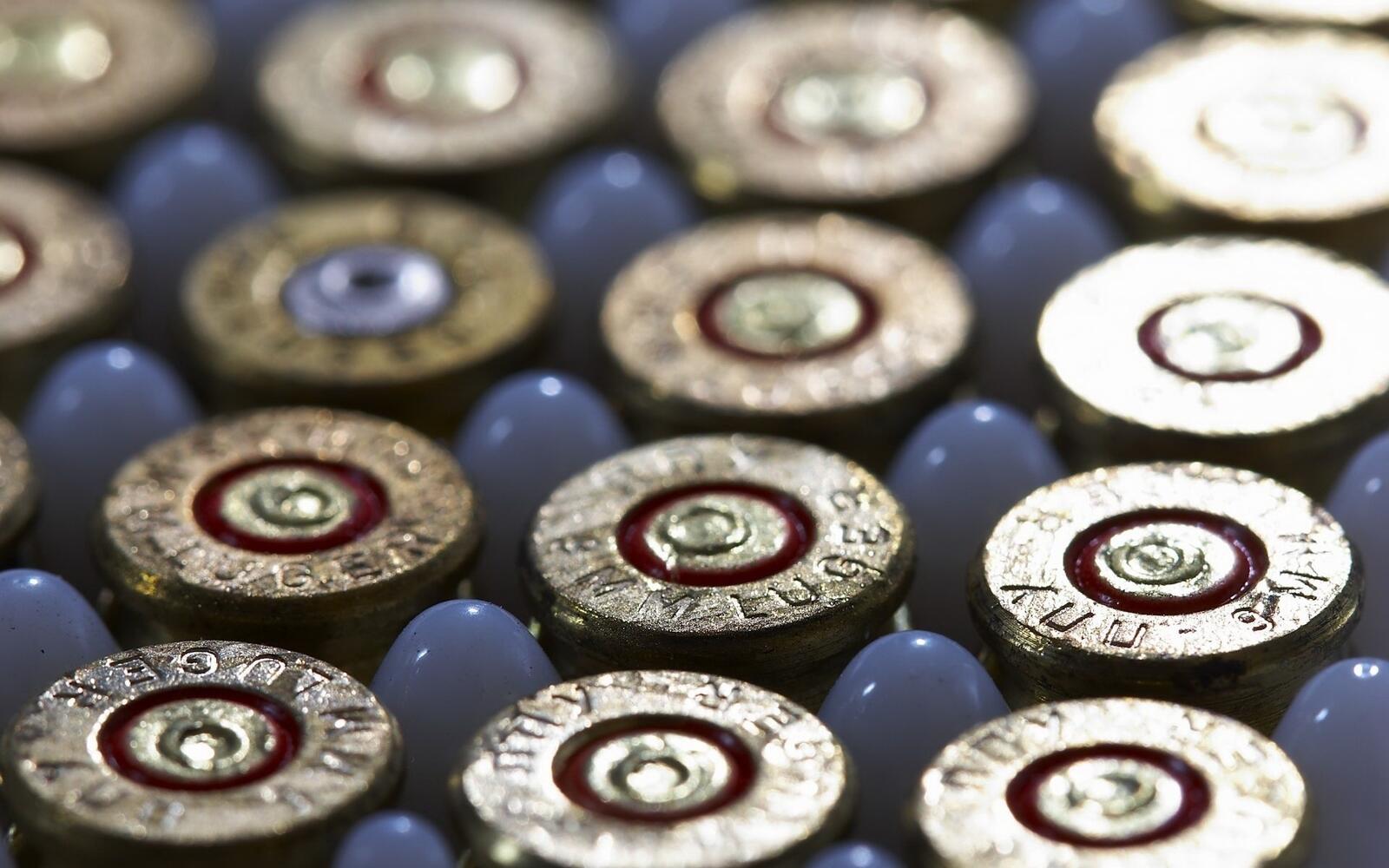 Wallpapers bullets charge iron on the desktop