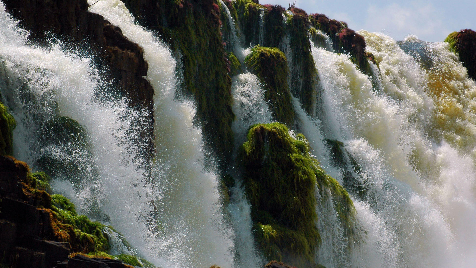 Бесплатное фото Сильный водопад