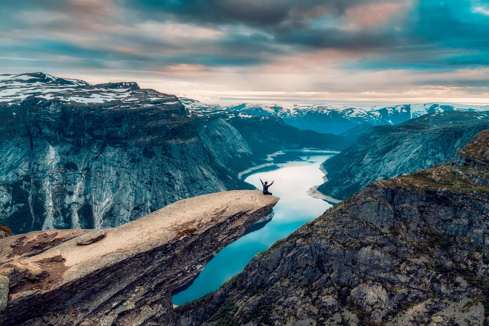 Wallpapers Troll tongue Trolltunga cliff Norway on the desktop