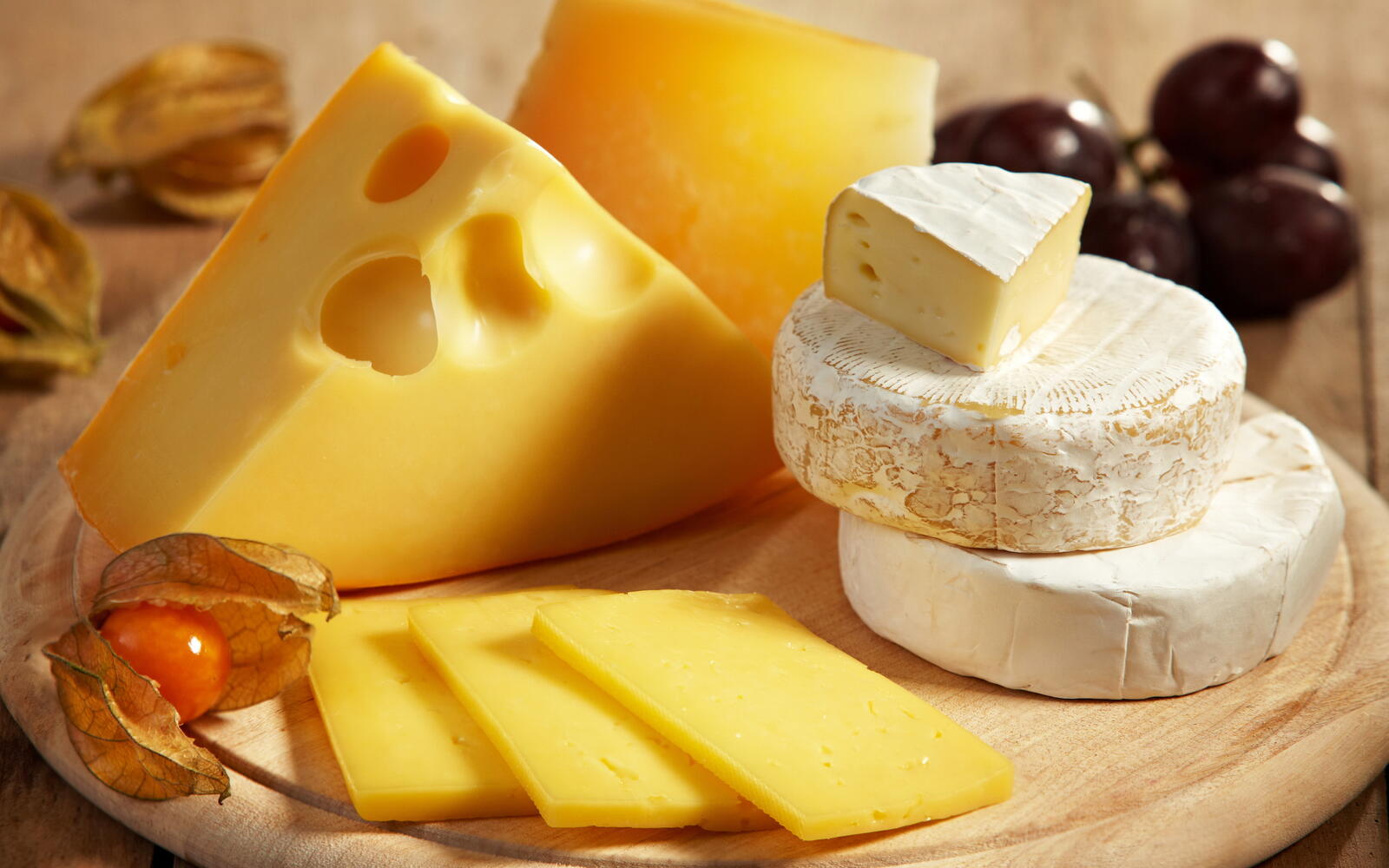 Wallpapers cheese different grades on the desktop