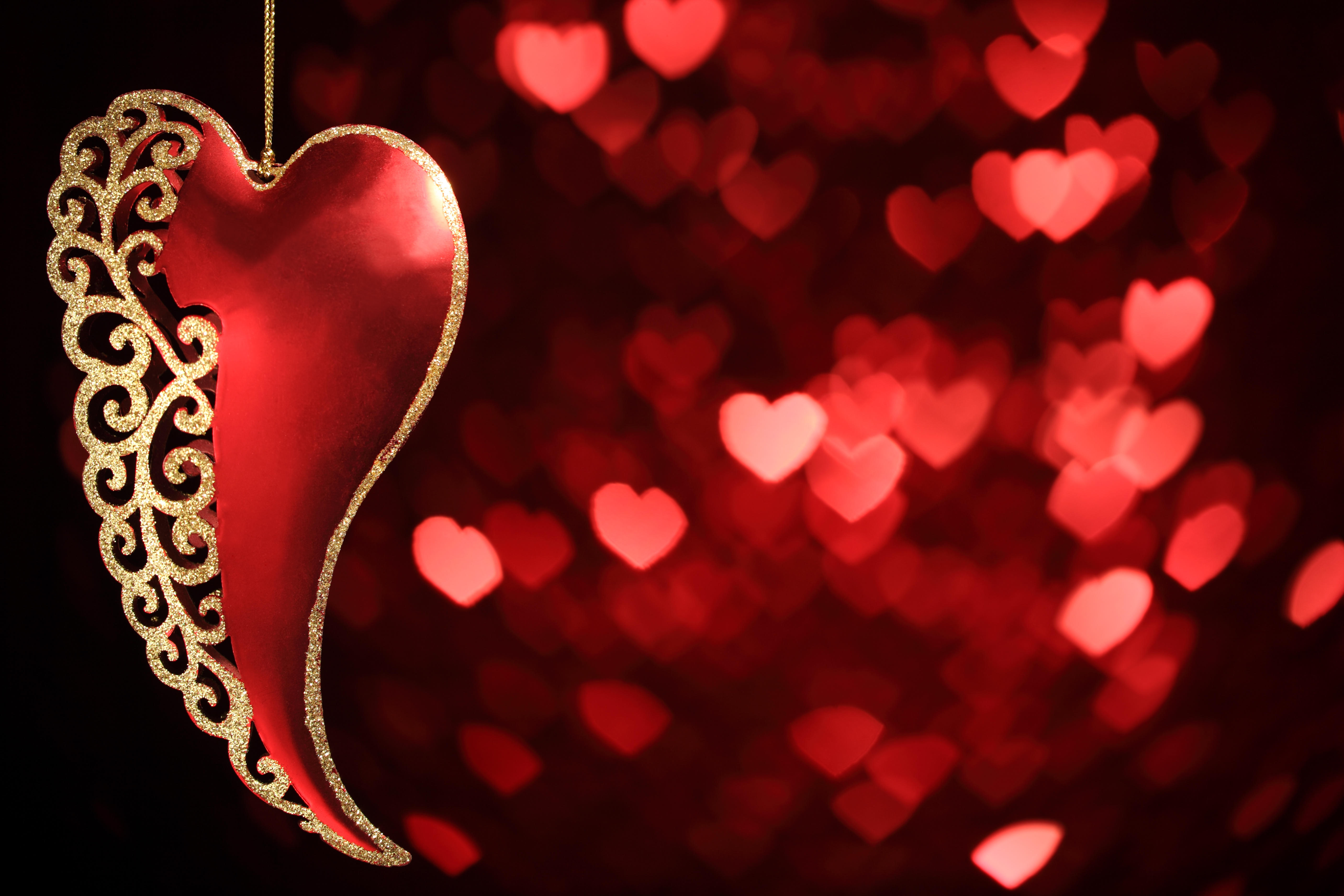 Бесплатное фото Подвешенное сердечко на день влюбленных