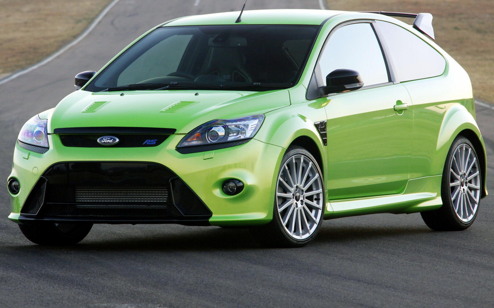 Wallpapers Ford light green discs on the desktop