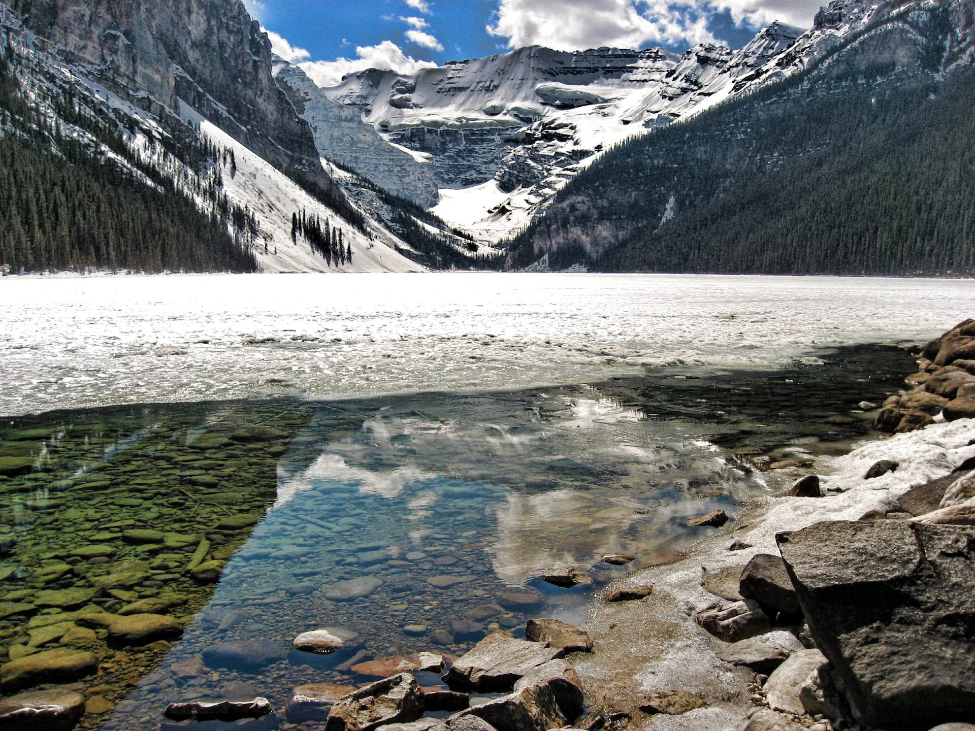 Озеро без воды горы без камня. Камни вода горы. Горы и вода. Горне ледниковые озера. Горы вода февраль.