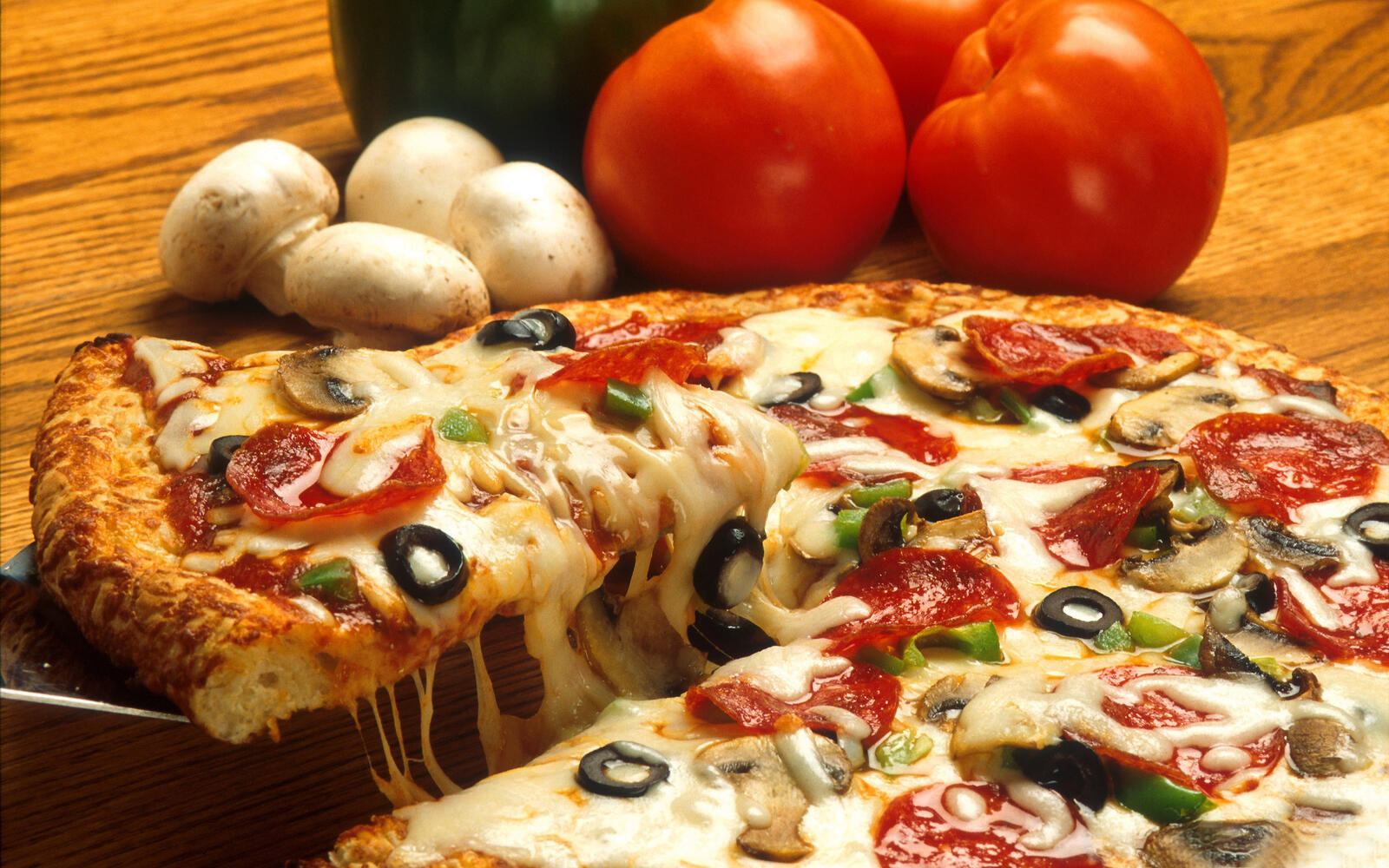 Wallpapers pizza vegetables tomato on the desktop