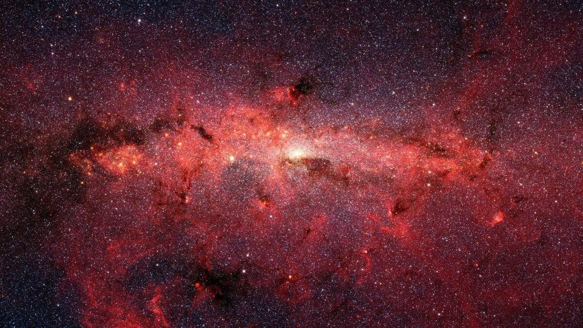 Красная космическая пыль со звездами