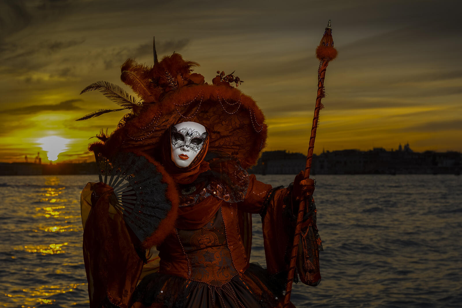 Обои карнавал в венеции маски костюмы на рабочий стол