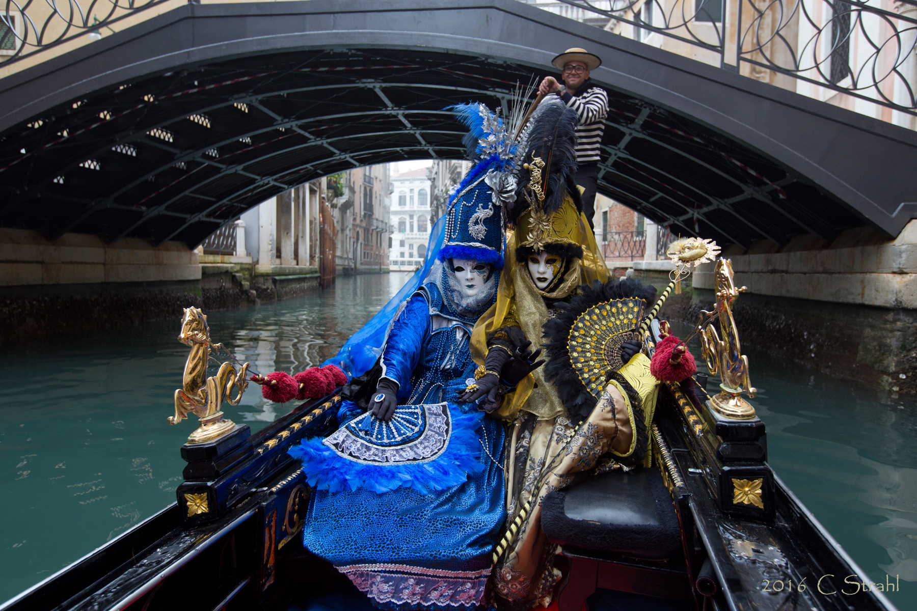 Обои маски наряды карнавал в венеции на рабочий стол