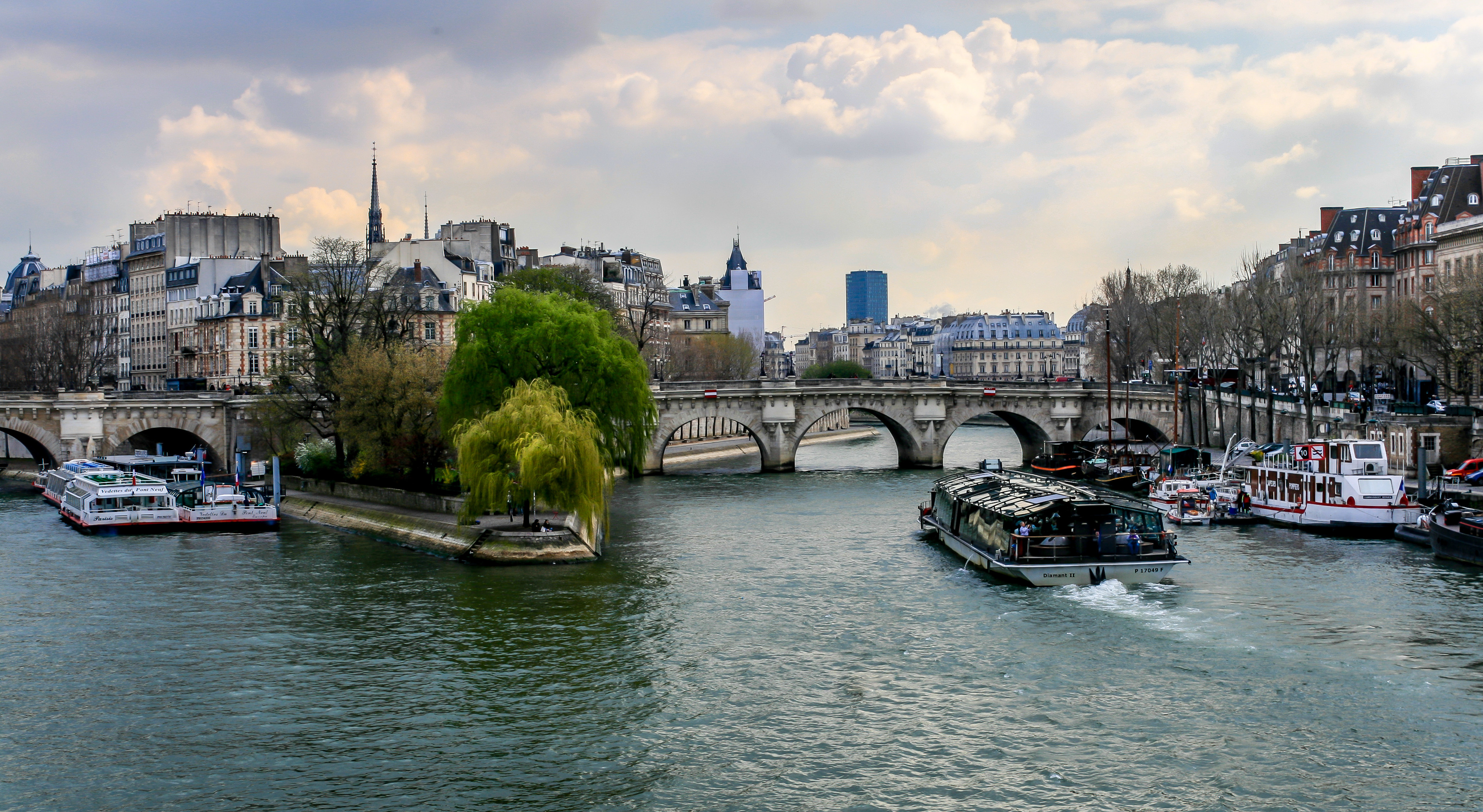 Wallpapers cityscape France river on the desktop