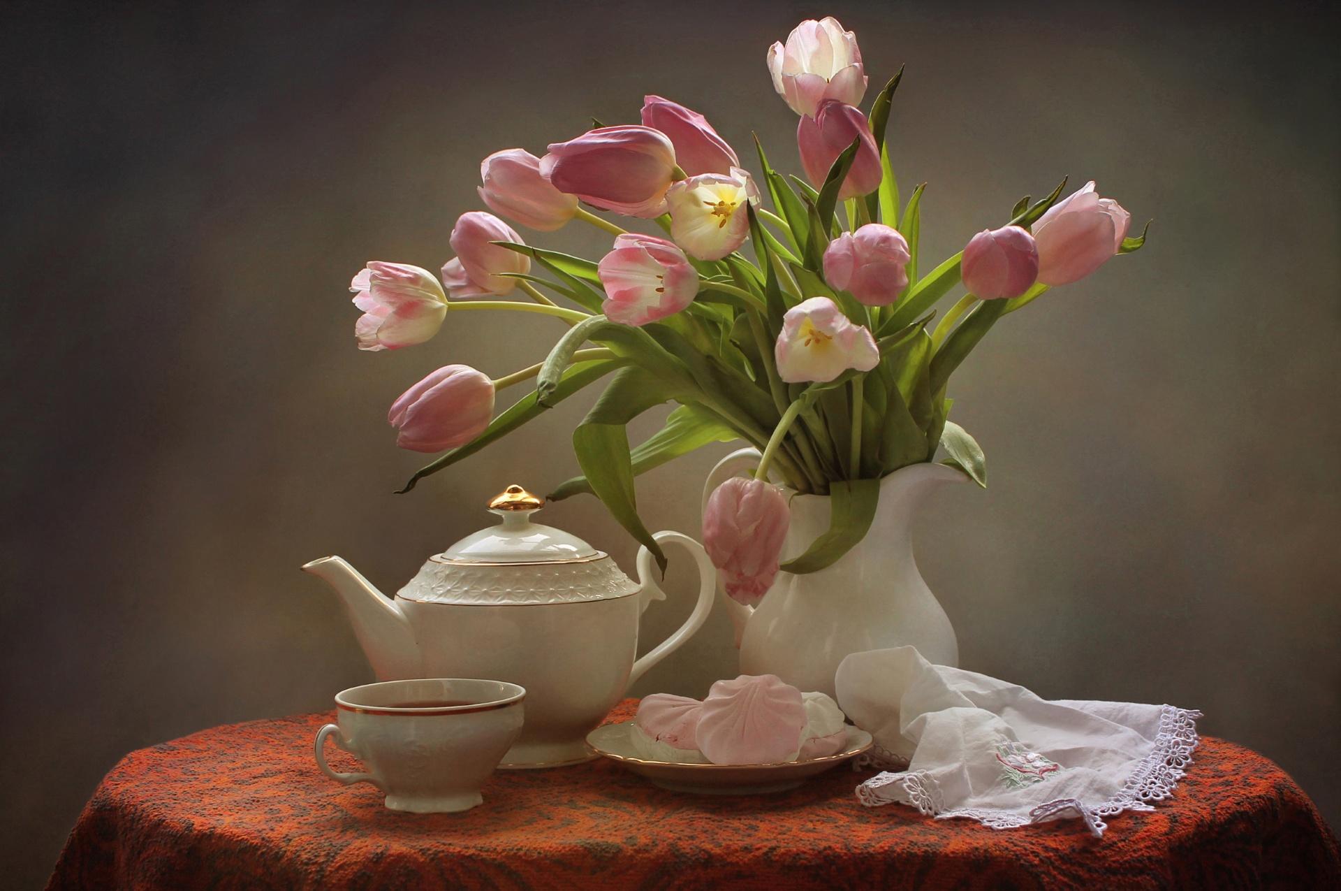 桌面上的壁纸郁金香 花束 茶